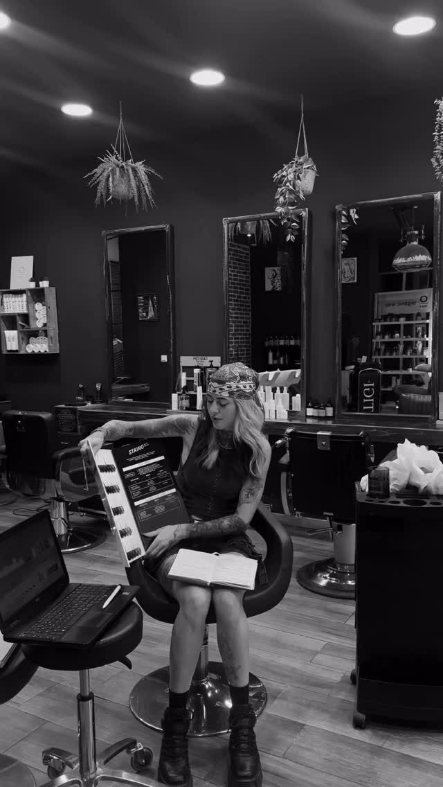 Instagram post from supercuts_montpellier. This post is in position 4.